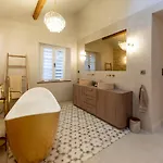 Apartman Dora Modern With Steam Fireplace And Freestanding Bathtub, , 4 People *