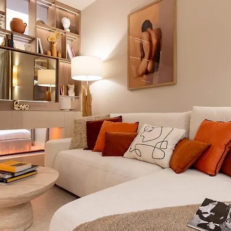Apartman Dora Modern With Steam Fireplace And Freestanding Bathtub, , 4 People Vallauris